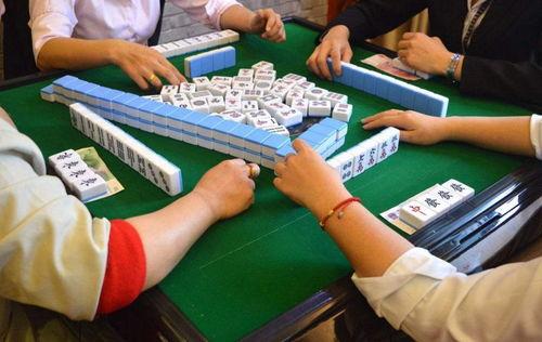 网红打麻将吃瓜图片,吃瓜群众围观笑料百出